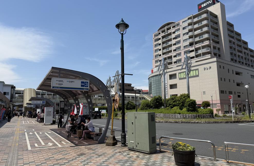 駅前のにぎわいを抜けると、広がっていた“東京の畑”